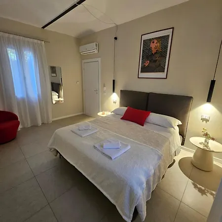 Casagalaverna Con Giardino مودينا