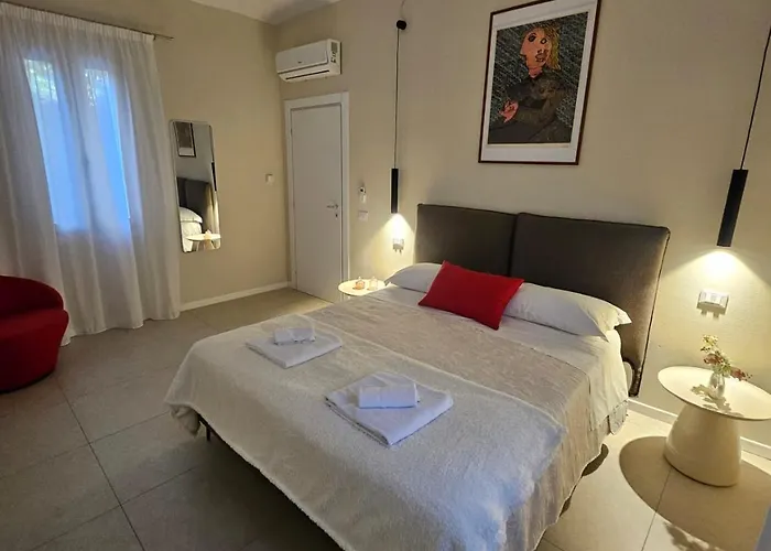 Casagalaverna Con Giardino مودينا